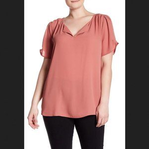 DR2 BY DANIEL RAINN Chiffon Split Neck Blouse In Tea Rose S